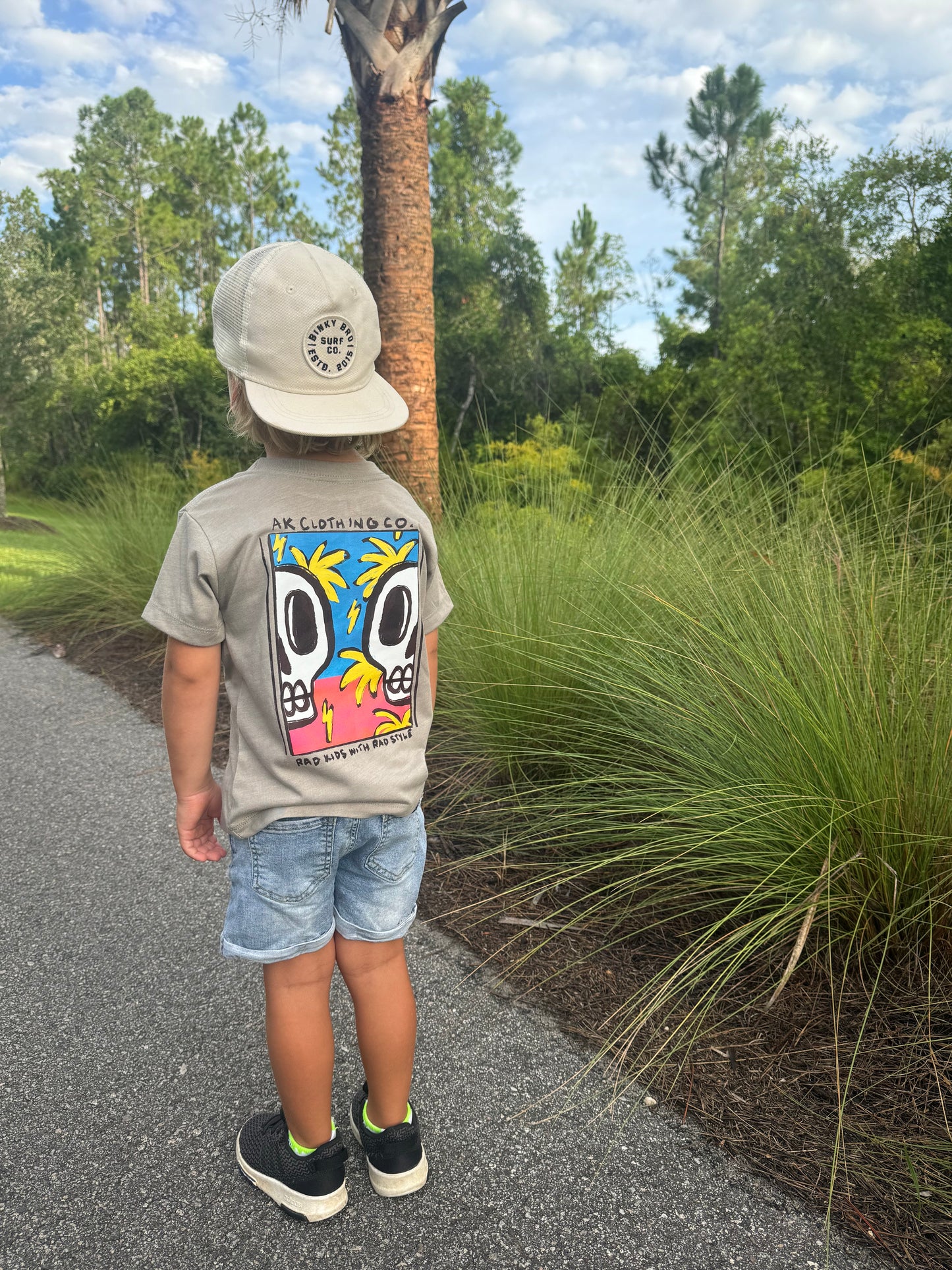 Paradise Skelly - Graphic TShirt